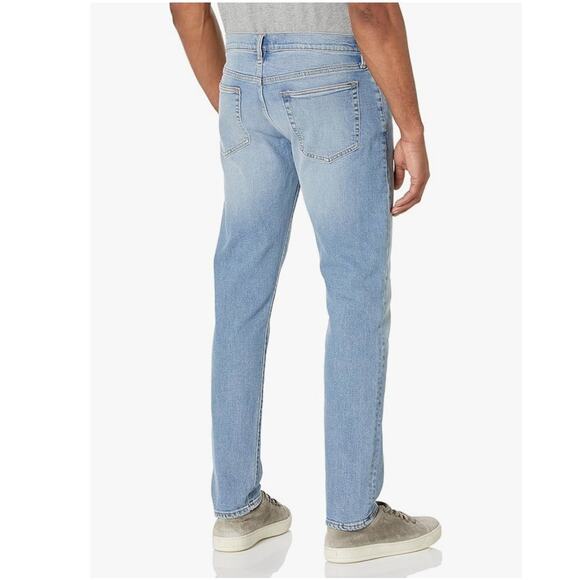 NWT Gap Mens Slim Taper Jeans in Gapflex Stretch Light Wash Size 30 x 28 - Picture 3 of 15